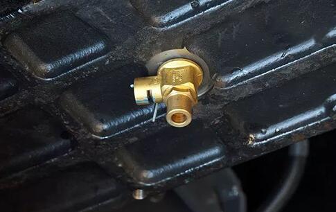 国产挖掘机配件力推七个助您挖机安全过冬的保养小贴士_国产挖掘机配件